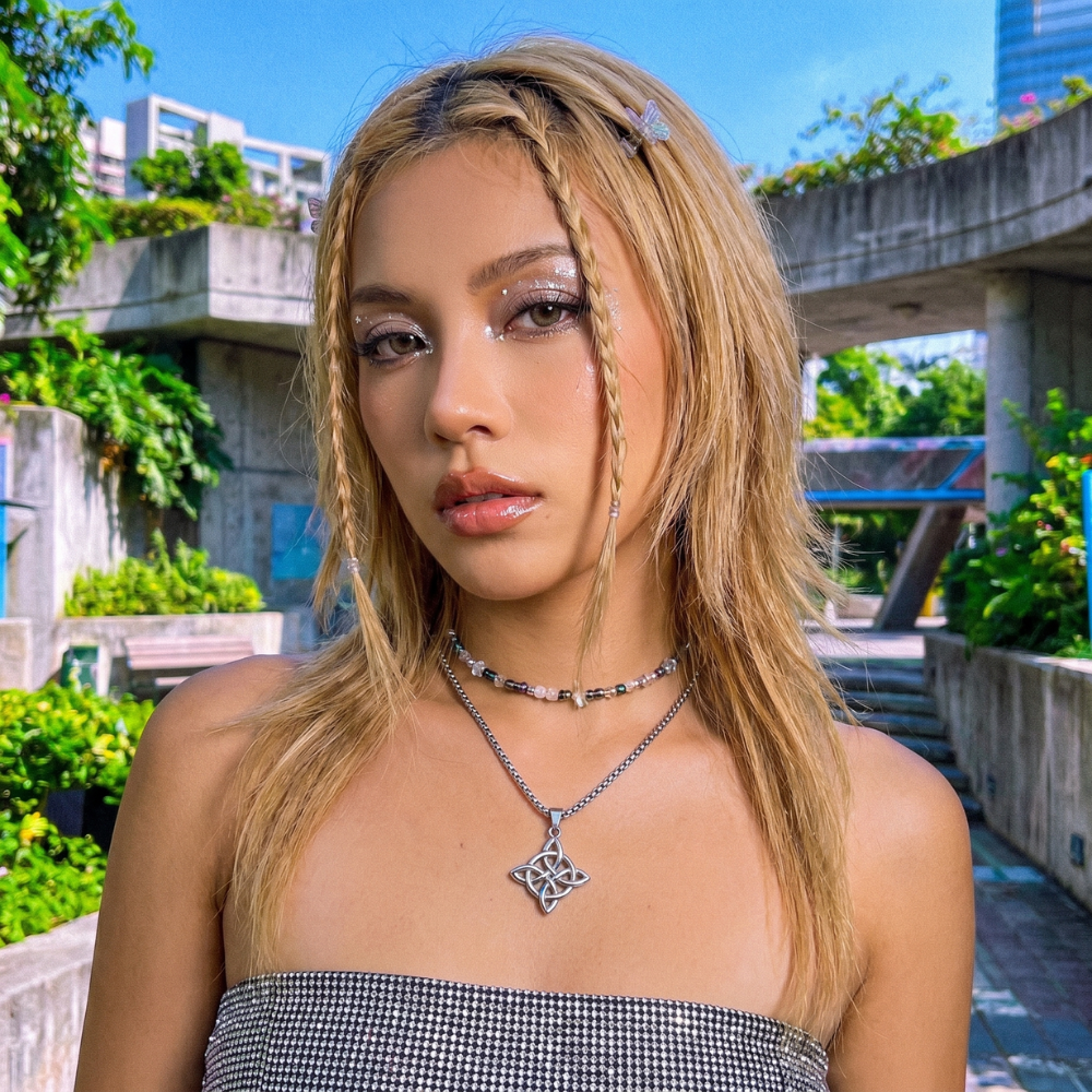 Y2K Celtic Knot Necklace