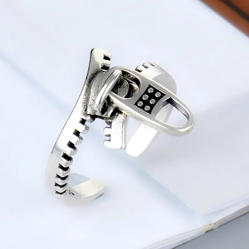 Y2K Zipper Ring