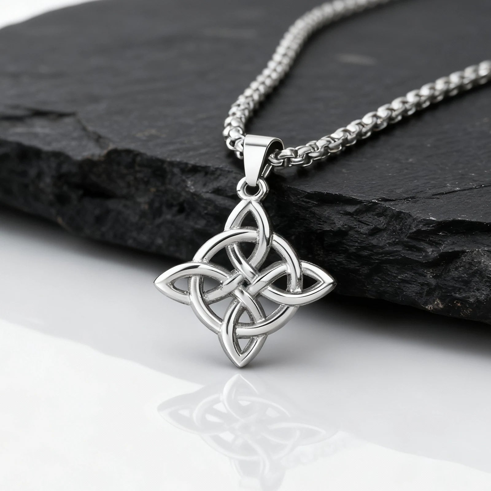 Y2K Celtic Knot Necklace