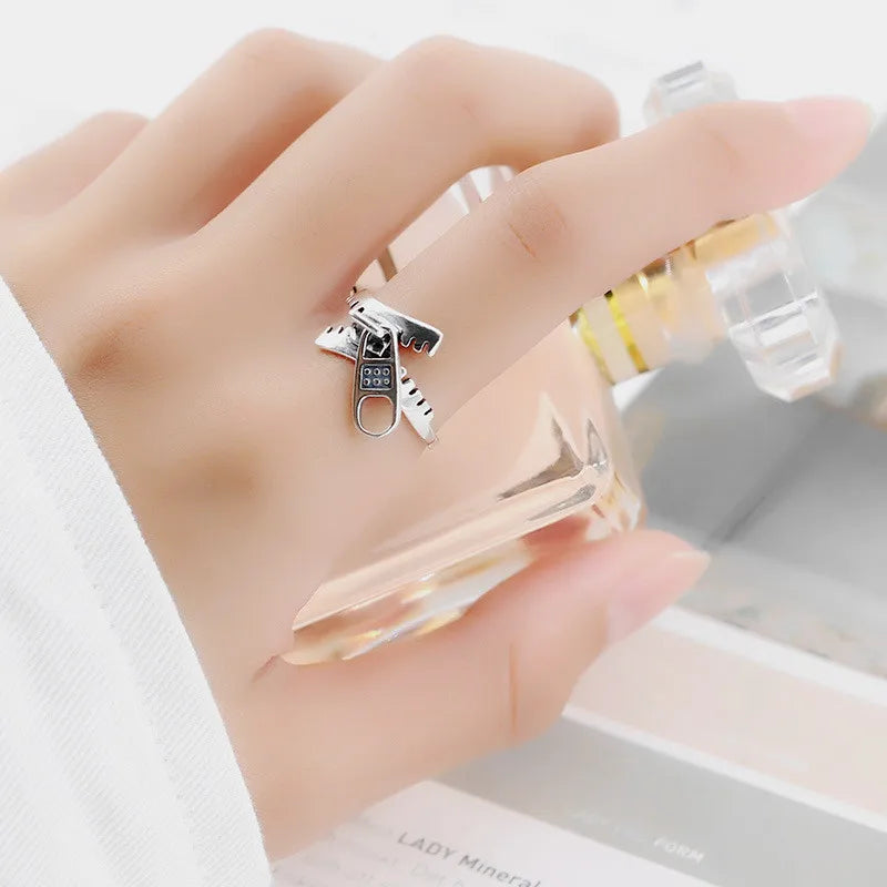 Y2K Zipper Ring