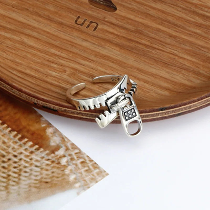 Y2K Zipper Ring